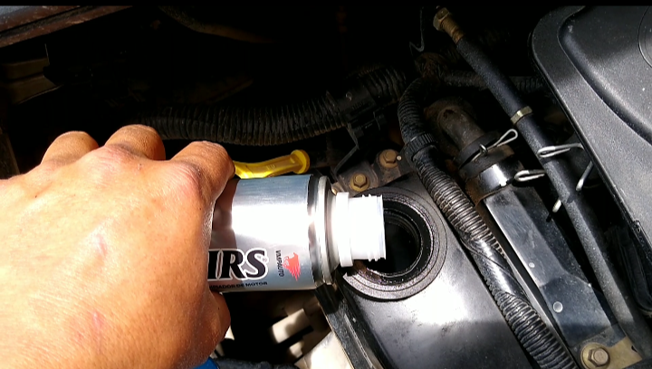 RESURS DE 100 ML. SUPER LIMPIADOR Y DESCARBONIZADOR PARA MOTOR.