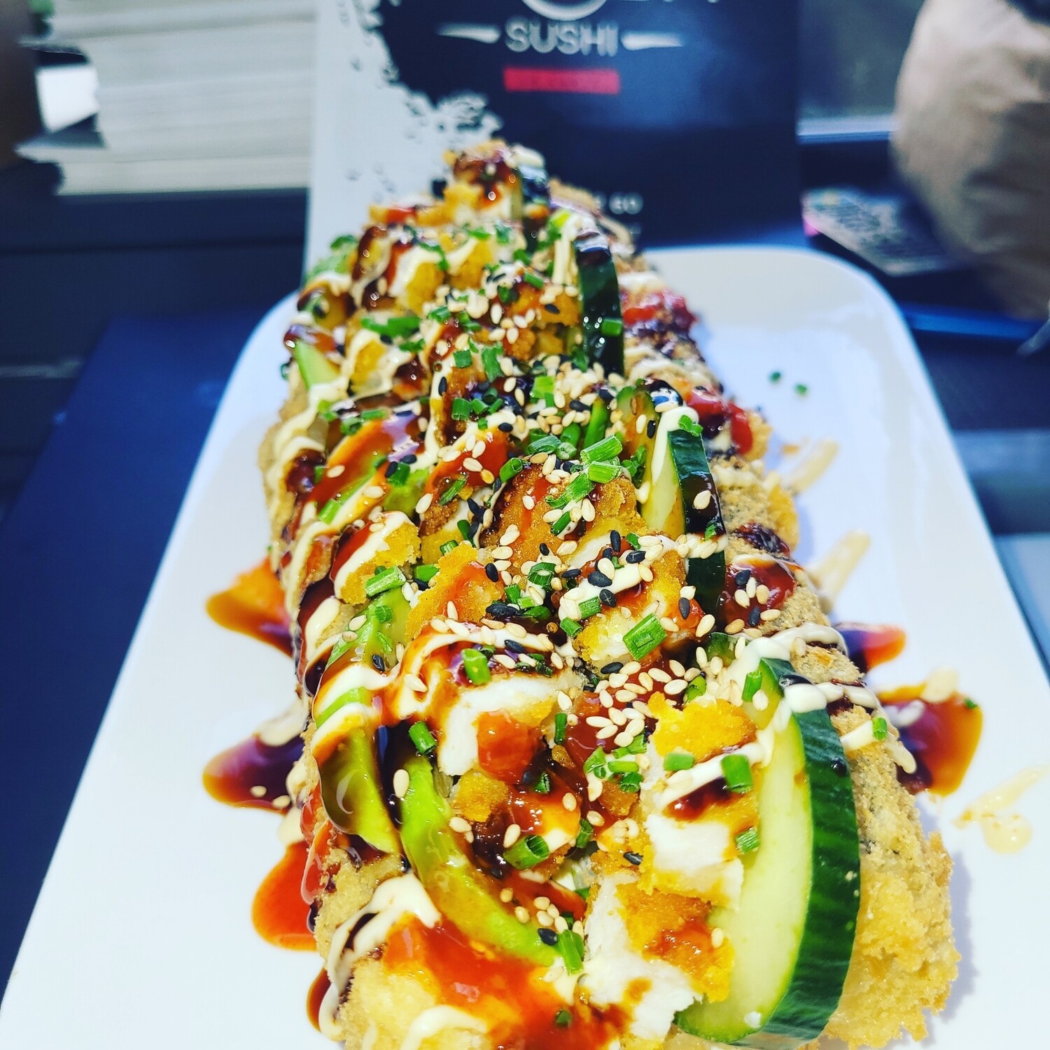 HOT DOG  CREVETTES TEMPURA CHEESE AVOCAT