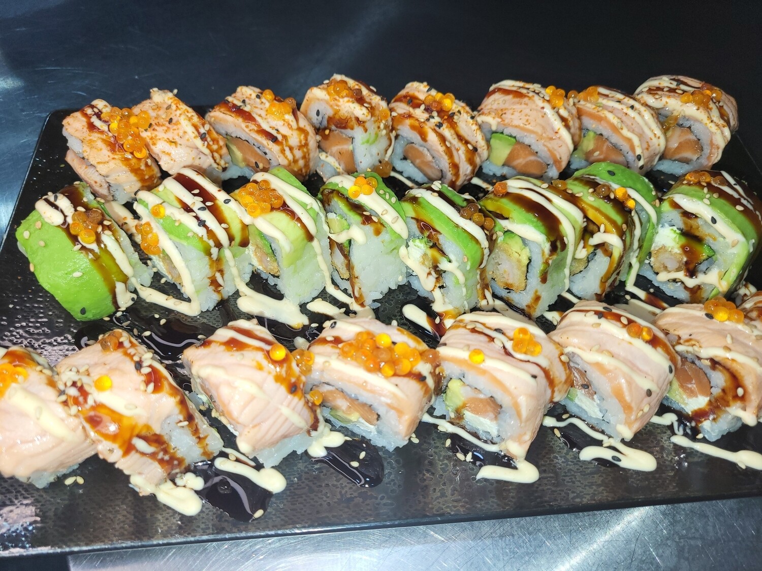 DRAGON ROLL SAUMON SPICY