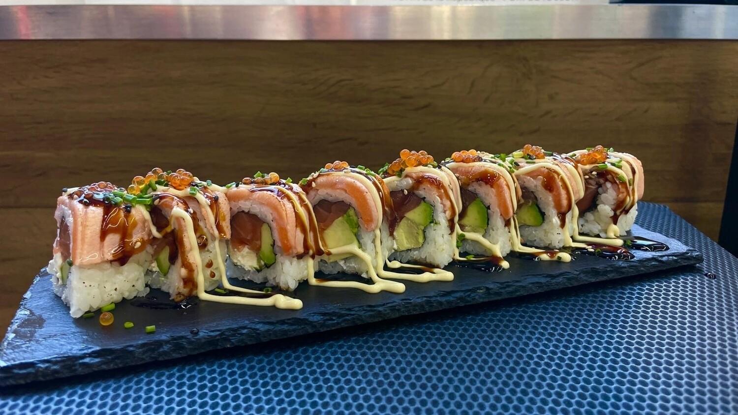 DRAGON ROLL SAUMON POULET