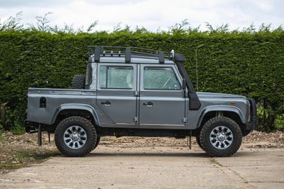 2002 Land Rover Defender 110 TD5 Double-Cab 2.5L