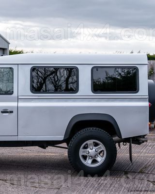 Land Rover Defender 90/110 Sliding Window Catch - Left Hand, 5mm Glass - AEU2805 By ALLMAKES
