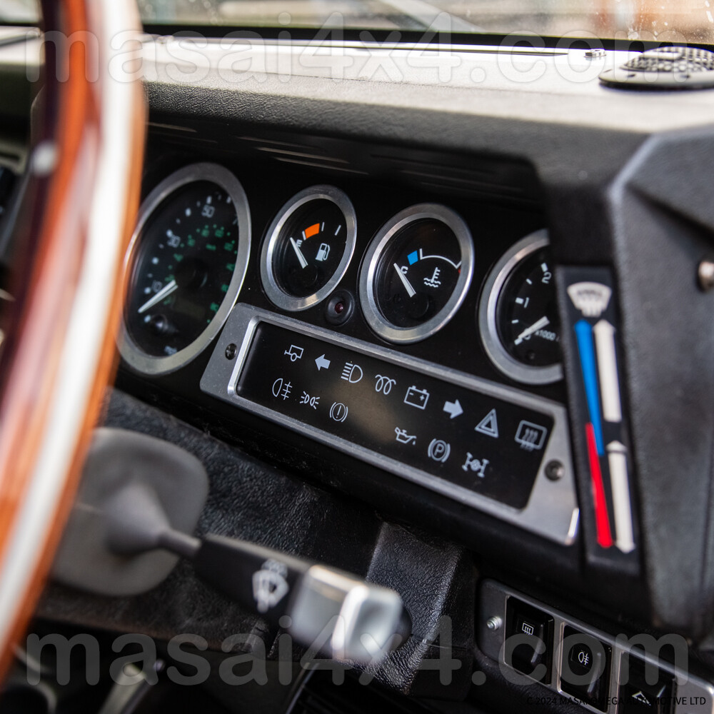 Billet Aluminium Clock Surrounds & Warning Light Panel Kit (TD5 & Pre TD5) Billet Aluminium Clock Surrounds & Warning Light Panel Kit (TD5 & Pre TD5)