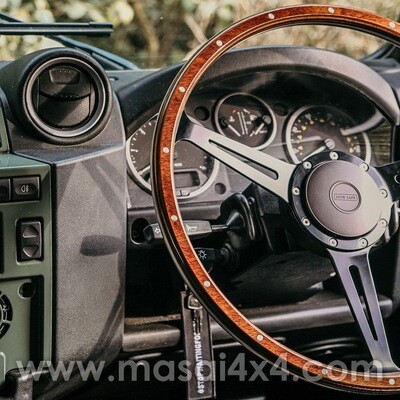 Evander Beech Wood 17" Steering Wheel & Slim Boss Kit - for Defenders with 36 or 48 Spline (Black spokes and centre)