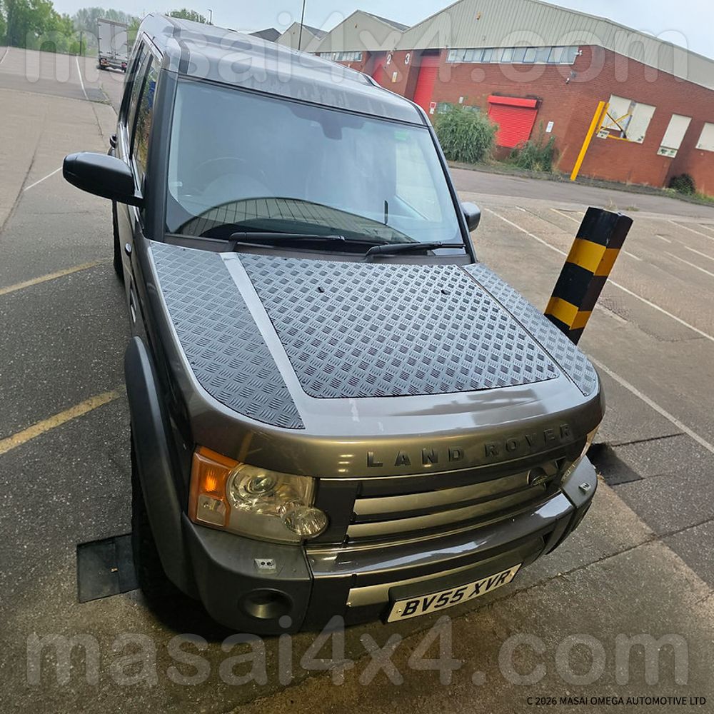 Bonnet Chequer Plate for Land Rover Discovery 3 &amp; 4 - Black