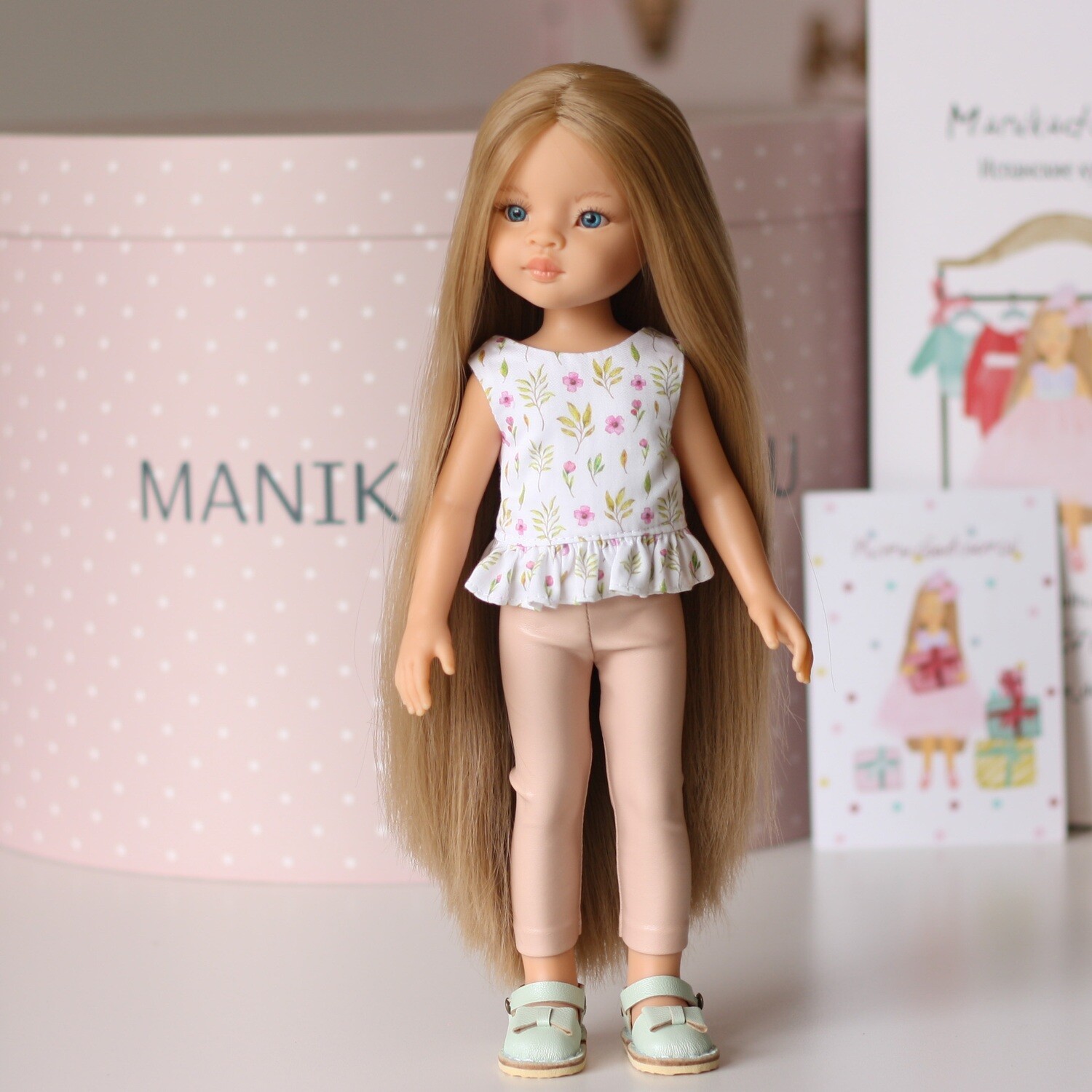 Маника Рапунцель в наряде (топ, легинсы, ботинки) + пижама