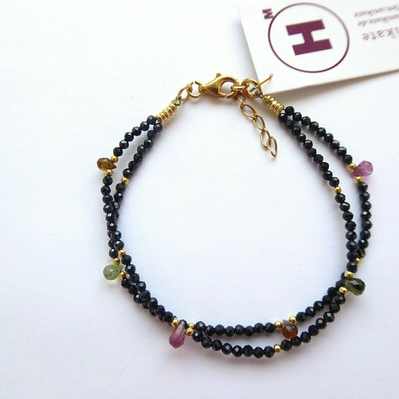 Funkelndes Spinellarmband mit Turmalin Funkelndes Spinellarmband mit Turmalin