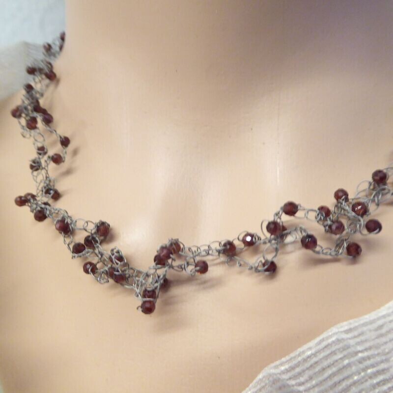 Granat-Collier Tautropfen