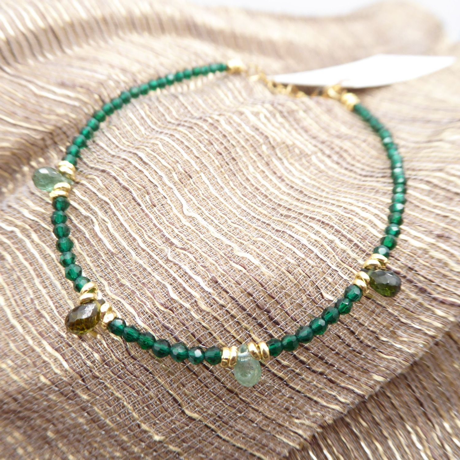 Dunkelgrünes Achat-Armband mit Turmalin