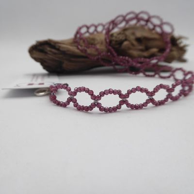 Cabernet: Doppelhelix aus Granat Cabernet: Doppelhelix aus Granat
