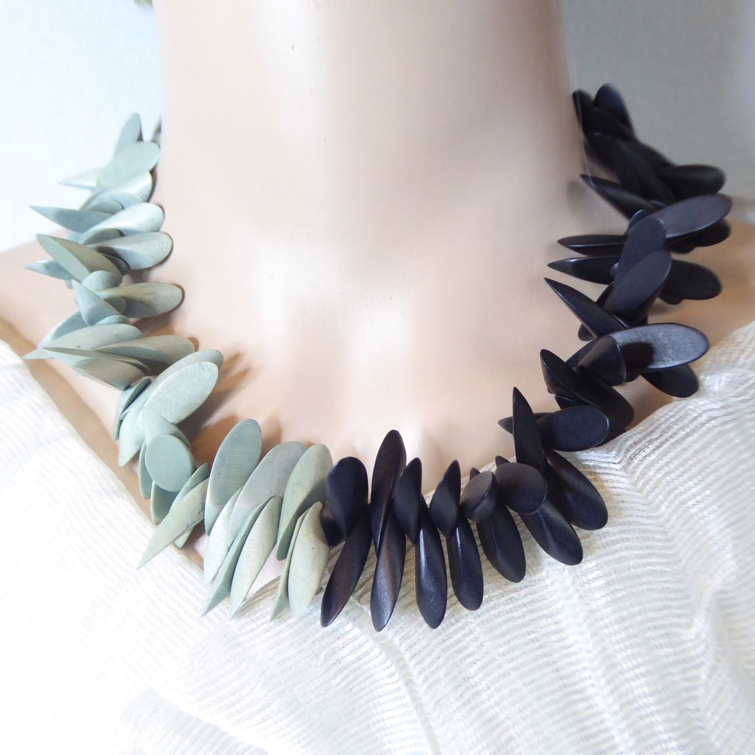 Élégance Noir-Sage