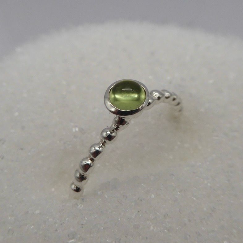 VERDE - Sterling Silberring mit Peridot VERDE - Sterling Silberring mit Peridot