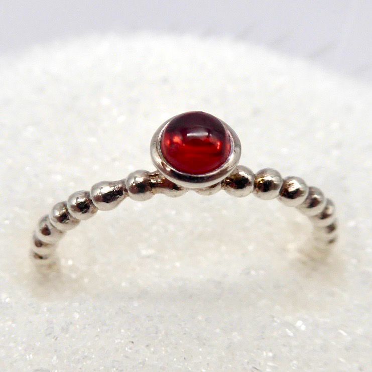RUBRA - Sterling Silberring mit Granat RUBRA - Sterling Silberring mit Granat