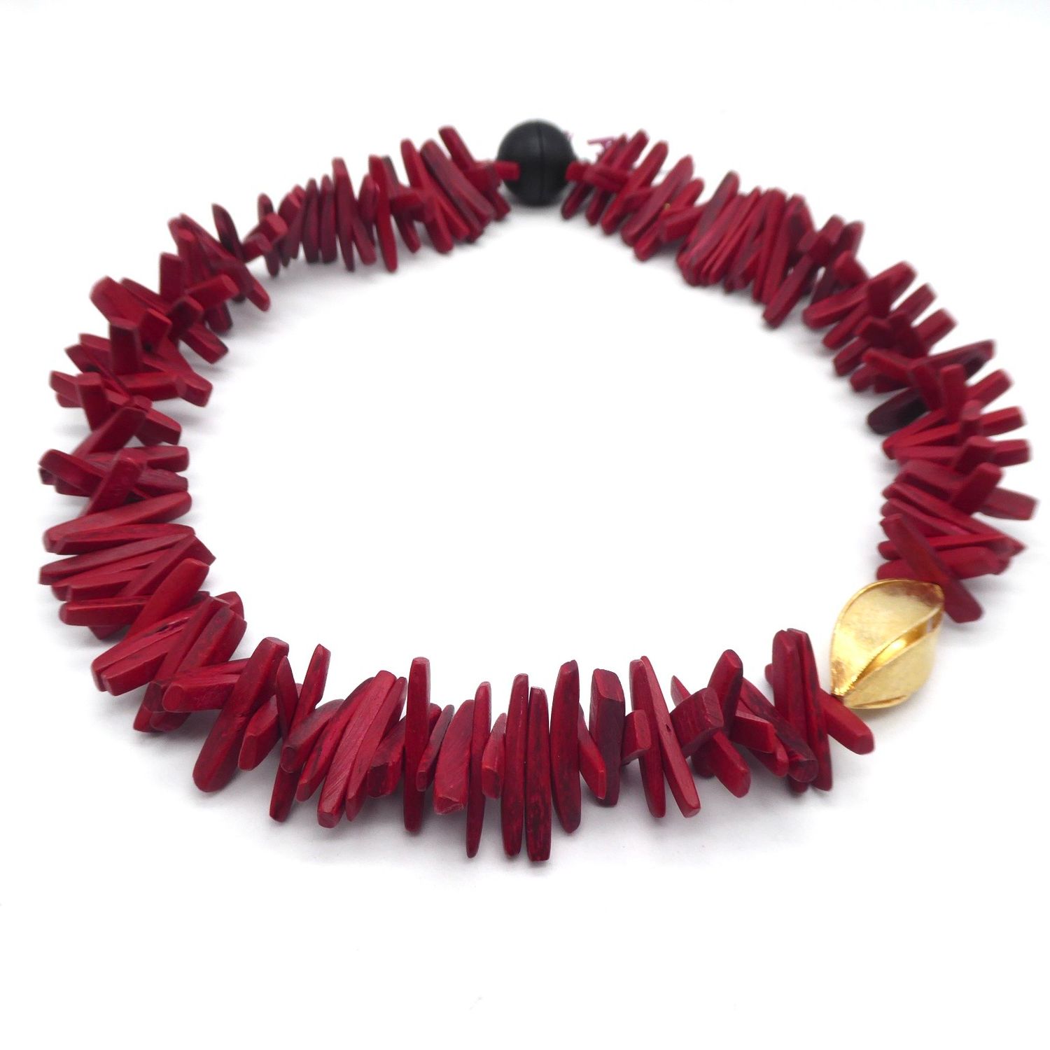 Rouge Absolu – Statementkette aus Holz und vergoldetem Sterling-Silber Rouge Absolu – Statementkette aus Holz und vergoldetem Sterling-Silber