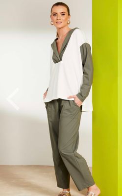 Naya Travel Material Trousers Straight leg with patch pockets
