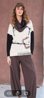 Naya Top with cube graphic