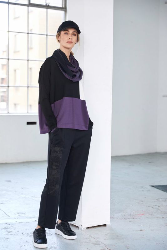 NAYA ROUND NECK BLOCK COLOUR TOP