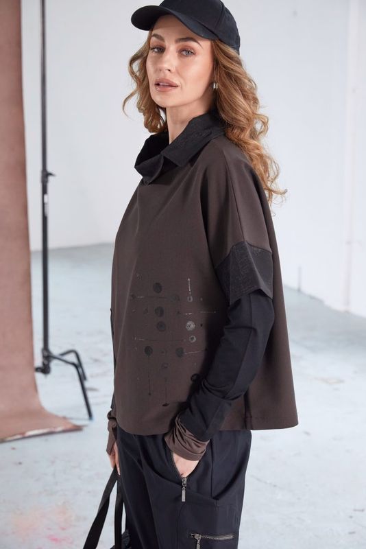 NAYA PLACEMENT TOP WITH CUT AWAY COLLAR