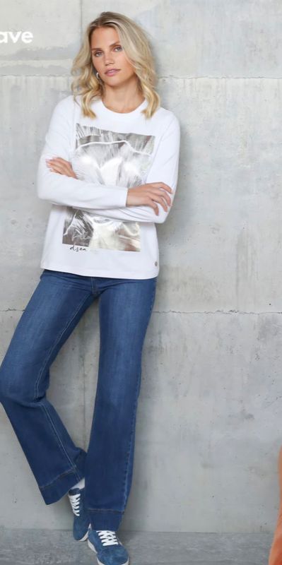 Wide leg jeans with front square pockets