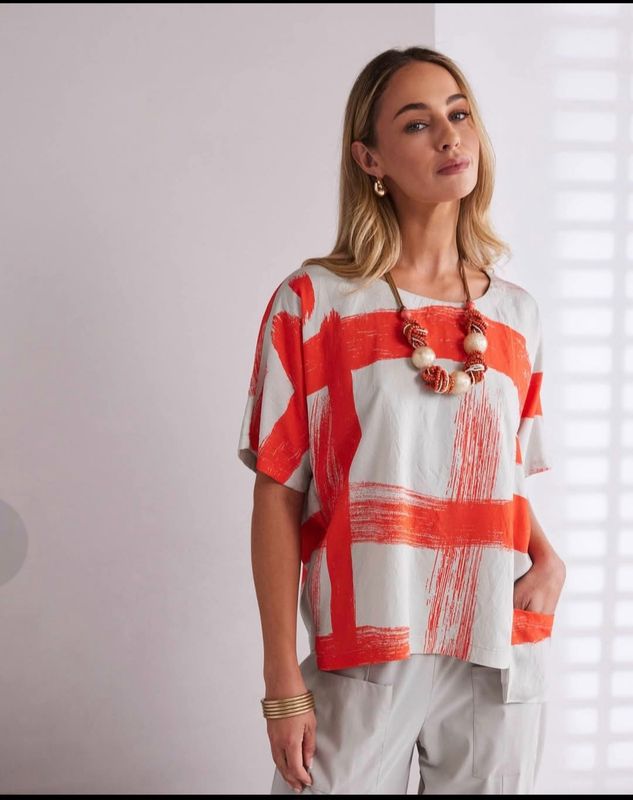 NAYA Paintwork print square top with pocket