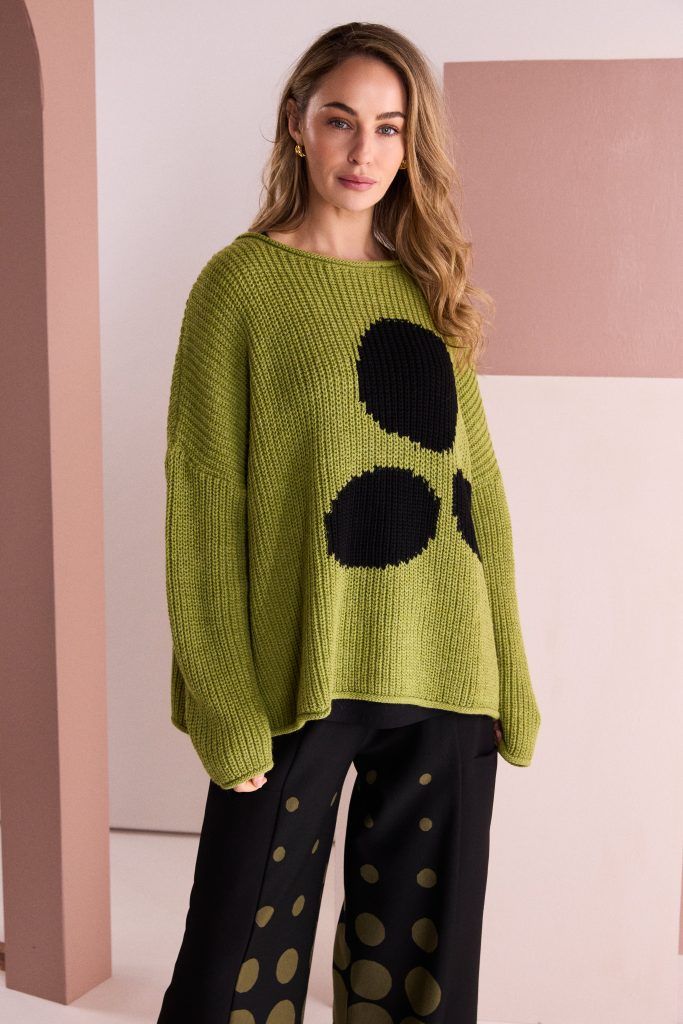 NAYA ROUND NECK KNIT
