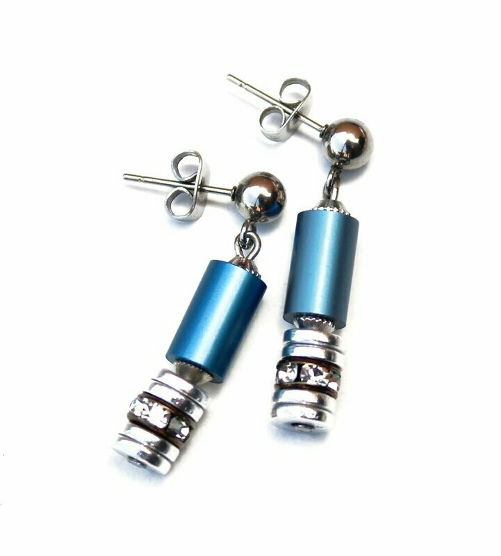 Zeitlos - Edel - Elegante Bicolor Ohrstecker Jeansblau Silber