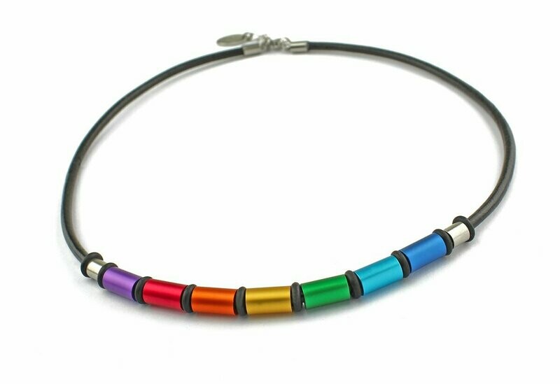 Sportliches Regenbogen-Collier 
im Surferstil für "Sie" oder "Ihn"