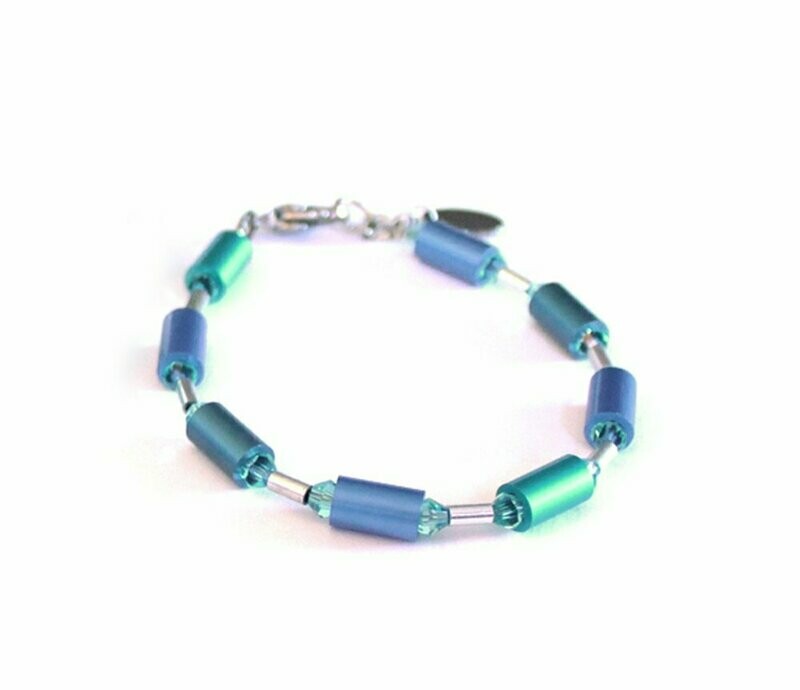 Zartes Aluminium Armband in Aqua & Blautönen
