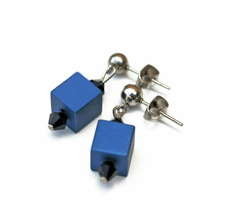Aluminium  Würfel Ohrstecker Royalblau