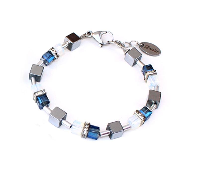 Zartes Würfelarmband aus Glaskristall in Jeansblau und Hämatit
