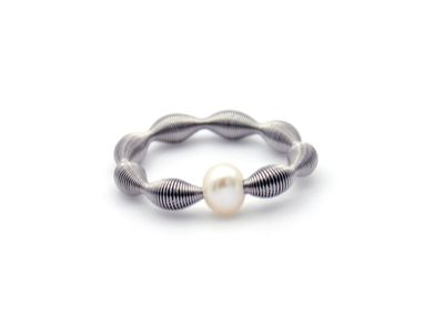 Edelstahl Stretch Ring mit Naturperle