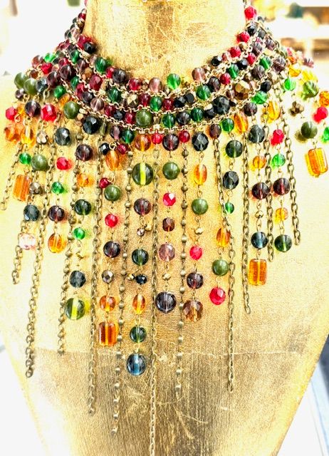 ​Collana retrò multifili in ottone trattato e pietre colorate