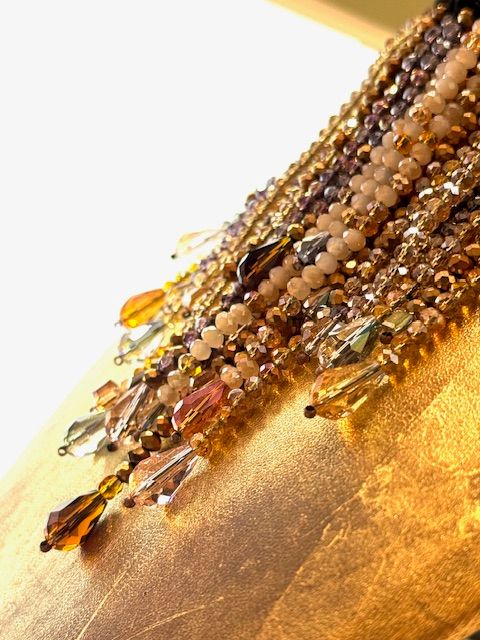 ​Collana girocollo collarino con cascata di cristalli tondi e a goccia  sfaccettato, multicolor,