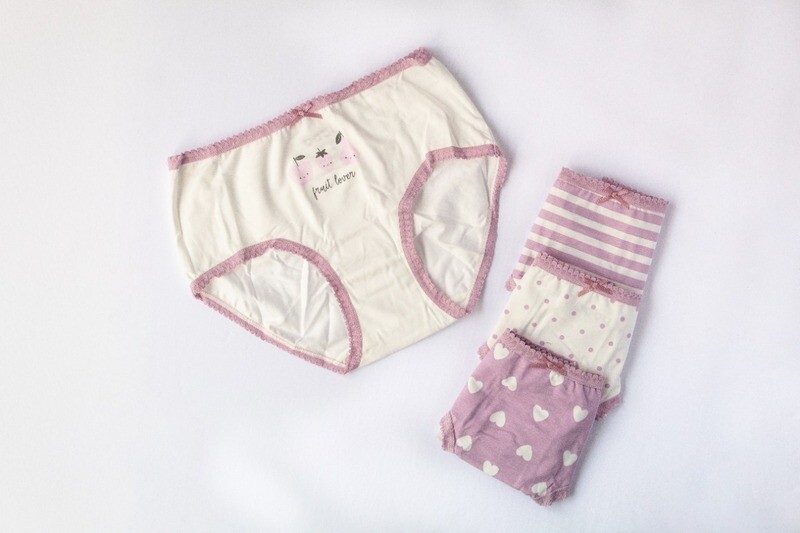 Set de 4 calzones de algodón para niña H792/SJ253