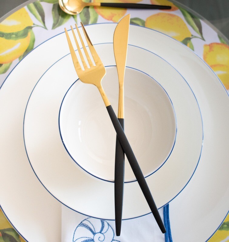 Plato Liso de Porcelana color Blanco con borde 10&quot;