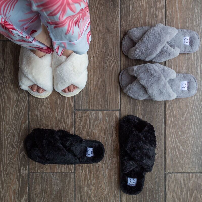 Pantuflas Afelpada abierta cruzada