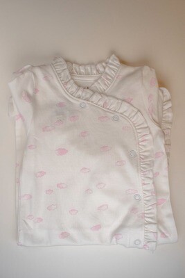 Enterizo p/bebé 170gr con ruffle interlook 50/1 estampado nube rosada "peruvian cotton"