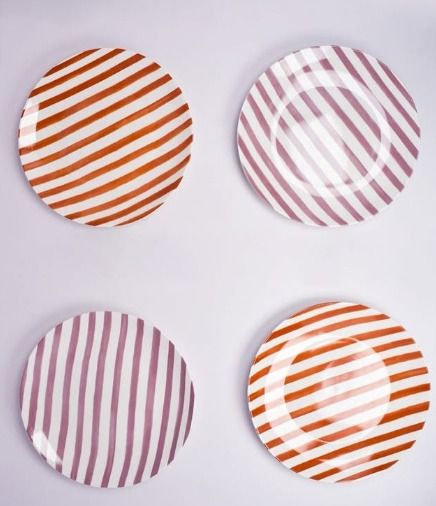 Set de 4 platos de cerámica de 8&quot; diseño líneas