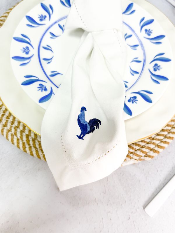 set de 4 servilleta de lino 100% algodón 18x18 color blanca con bordado gallo