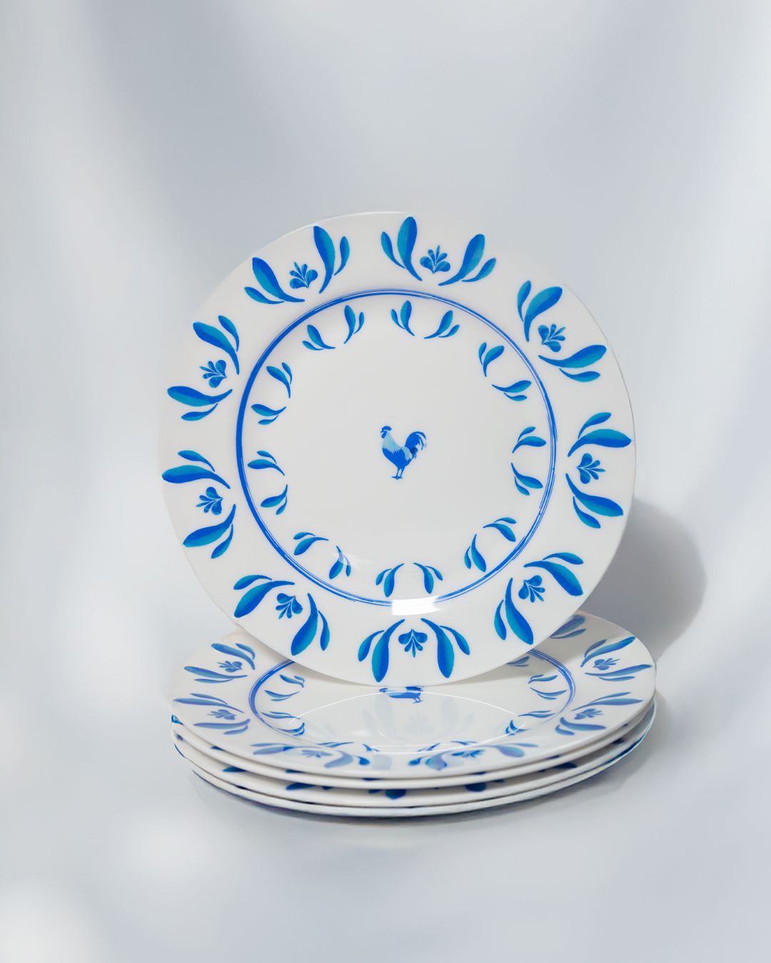 Set de 4 platos de 8” de cerámica con diseño de gallo: