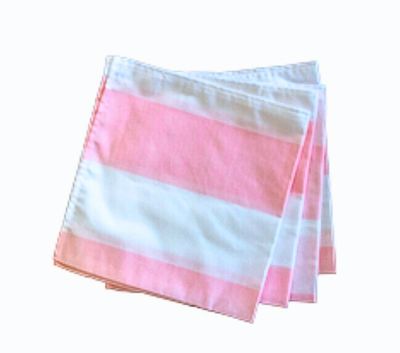 Set de 4 Servilletas de Dacrón de líneas rosa y blanco