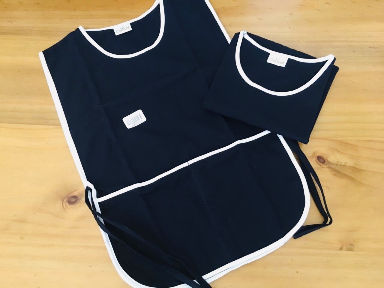 UNIFORMES GABACHA 2 TAPADERAS SUPRATEL PEQUEÑA/ESCOLAR