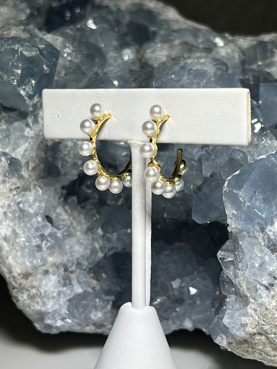 Pearl Dot Hoop