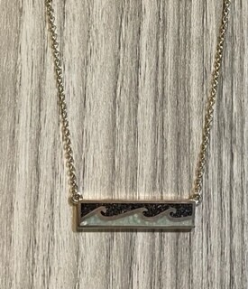 Dune Luxe Wave Bar Necklace