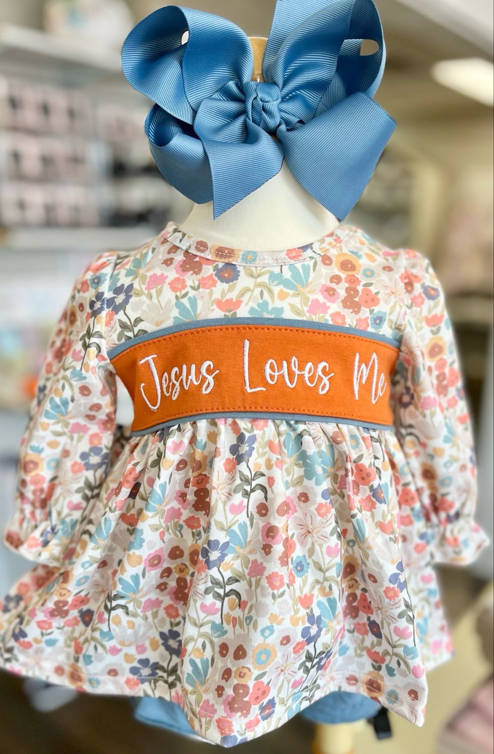 619 Jesus Loves Me Bloomer Set