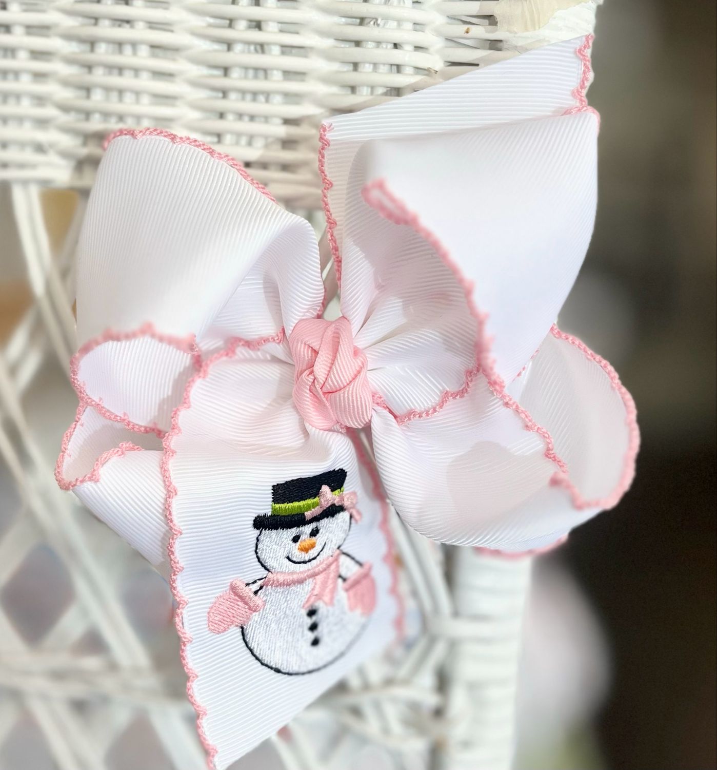 988 Large Moonstitch Snowman Bow 988 Large Moonstitch Snowman Bow