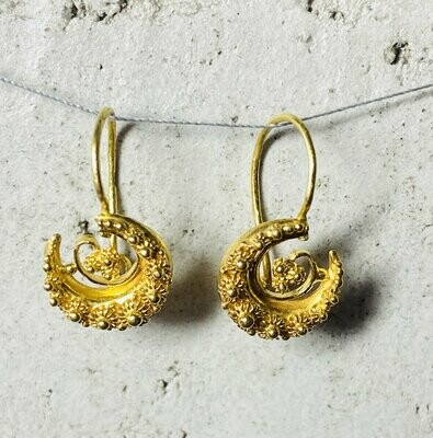 14 carat golden moon earrings
