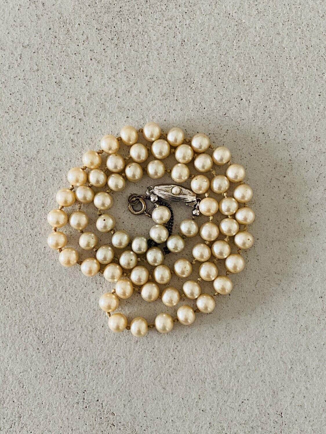 Pre-loved string of pearls