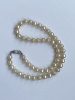 String of vintage pearls