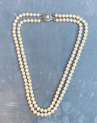 Vintage string of pearls